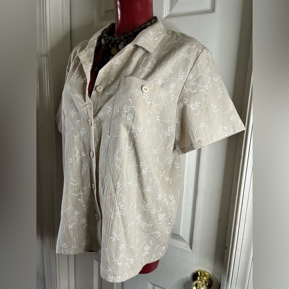 Jeno Neuman Buttoned Blouse size PM NWT - Picture 2 of 10